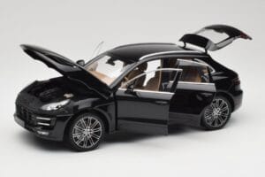Porsche Macan Turbo 95B Black Metallic Minichamps 1:18 110062502 Metalli — kuva 2 / 8