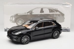 Porsche Macan Turbo 95B Black Metallic Minichamps 1:18 110062502 Metalli — kuva 8 / 8