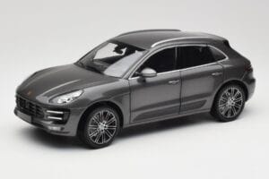 Porsche Macan Turbo 95B Grey Metallic Minichamps 1:18 110062501 Metalli