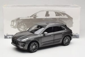 Porsche Macan Turbo 95B Grey Metallic Minichamps 1:18 110062501 Metalli — kuva 8 / 8