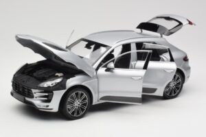 Porsche Macan Turbo 95B Hopea Minichamps 1:18 110062504 Metalli — kuva 2 / 8