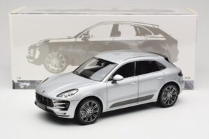 Porsche Macan Turbo 95B Hopea Minichamps 1:18 110062504 Metalli — kuva 8 / 8