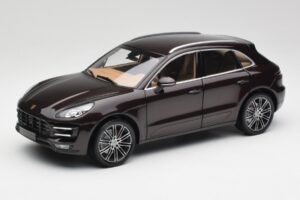 Porsche Macan 95B Turbo Mahonki Metallic Minichamps 1:18 110062500 Metalli