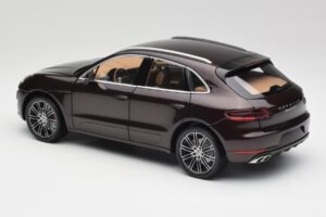 Porsche Macan 95B Turbo Mahonki Metallic Minichamps 1:18 110062500 Metalli — kuva 7 / 8