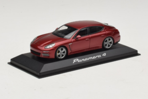 Porsche Panamera 970 4 Red Metallic Minichamps 1:43 WAP0201250E Metalli — kuva 2 / 5