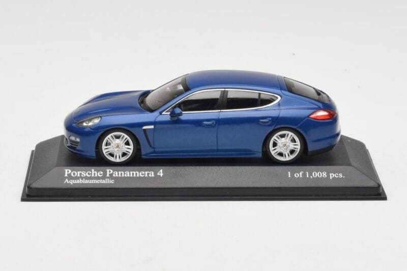 Porsche Panamera 970 4S Blue Metallic Minichamps 1:43 WAP0200419 Metalli