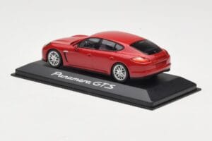 Porsche Panamera 970 GTS Punainen Minichamps 1:43 WAP0200230C Metalli — kuva 3 / 4