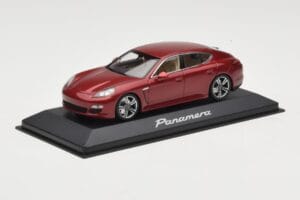 Porsche Panamera 970 Red Metallic Minichamps 1:43 WAP0200119 Metalli — kuva 2 / 4