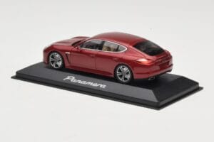 Porsche Panamera 970 Red Metallic Minichamps 1:43 WAP0200119 Metalli — kuva 3 / 4