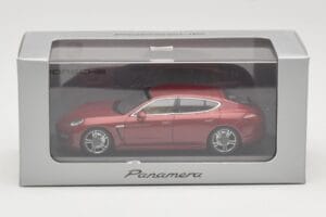 Porsche Panamera 970 Red Metallic Minichamps 1:43 WAP0200119 Metalli — kuva 4 / 4