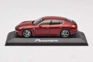 Porsche Panamera 970 Red Metallic Minichamps 1:43 WAP0200119 Metalli