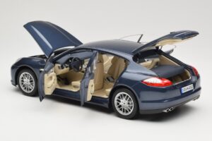 Porsche Panamera 970 S Sininen Minichamps 1:18 WAP02100119 Metalli — kuva 5 / 8