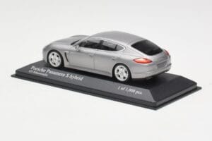 Porsche Panamera 970 S Hybrid Hopea Minichamps 1:43 400068250 Metalli — kuva 3 / 4