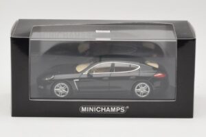 Porsche Panamera 970 Turbo Musta Metallic Minichamps 1:43 400068271 Metalli — kuva 4 / 4