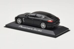 Porsche Panamera 970 Turbo Matt Black Minichamps 1:43 WAP0200270C Metalli — kuva 3 / 4