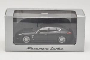 Porsche Panamera 970 Turbo Matt Black Minichamps 1:43 WAP0200270C Metalli — kuva 4 / 4