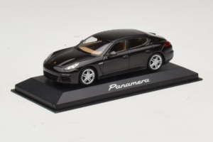 Porsche Panamera 970 Black Metallic Minichamps 1:43 WAP0203900E Metalli — kuva 2 / 5