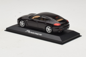 Porsche Panamera 970 Black Metallic Minichamps 1:43 WAP0203900E Metalli — kuva 3 / 5