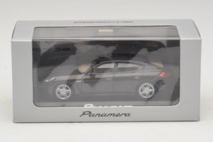 Porsche Panamera 970 Black Metallic Minichamps 1:43 WAP0203900E Metalli — kuva 5 / 5