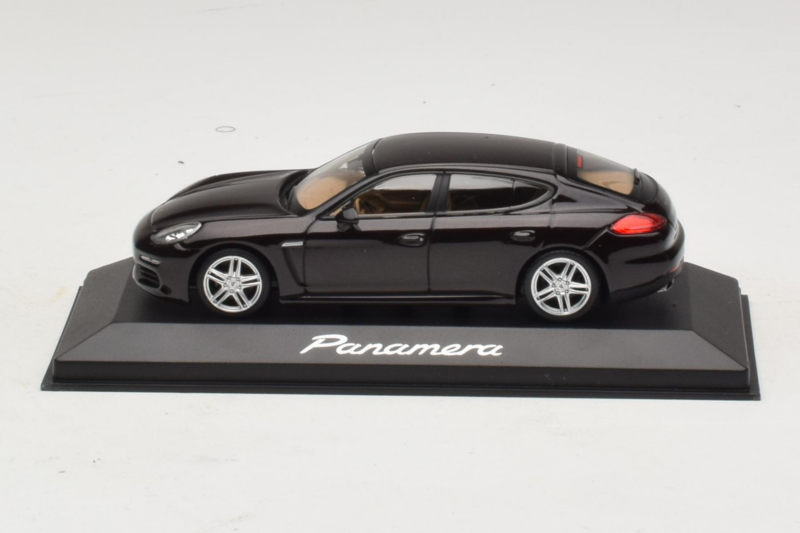 Porsche Panamera 970 Black Metallic Minichamps 1:43 WAP0203900E Metalli