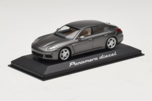 Porsche Panamera 970 Diesel Grey Metallic Minichamps 1:43 WAP0202300E Metalli — kuva 2 / 4