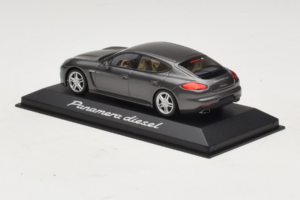 Porsche Panamera 970 Diesel Grey Metallic Minichamps 1:43 WAP0202300E Metalli — kuva 3 / 4