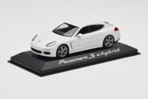 Porsche Panamera 970 S e-Hybrid Valkoinen Minichamps 1:43 WAP0207200E Metalli — kuva 2 / 3