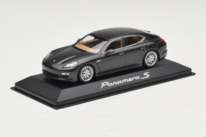 Porsche Panamera 970 S Grey Metallic Minichamps 1:43 WAP02000219 Metalli — kuva 2 / 4