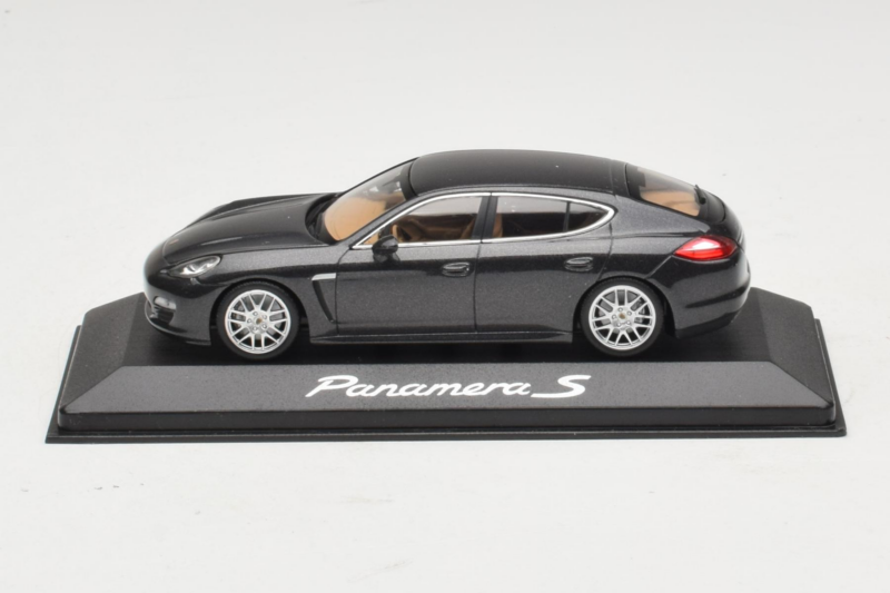 Porsche Panamera 970 S Grey Metallic Minichamps 1:43 WAP02000219 Metalli