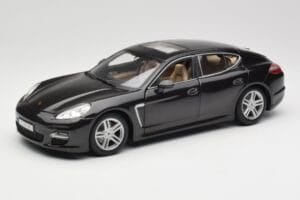 Porsche Panamera Turbo 970 Musta Maisto 1:18 36197 Metalli