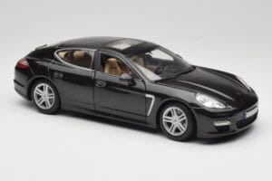 Porsche Panamera Turbo 970 Musta Maisto 1:18 36197 Metalli — kuva 6 / 8