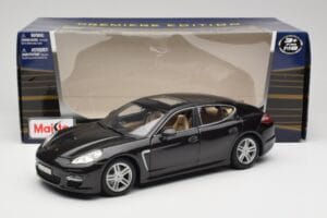 Porsche Panamera Turbo 970 Musta Maisto 1:18 36197 Metalli — kuva 8 / 8
