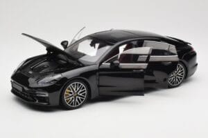 Porsche Panamera 971 Turbo S Musta Metallic Minichamps 1:18 113061076 Metalli — kuva 2 / 8