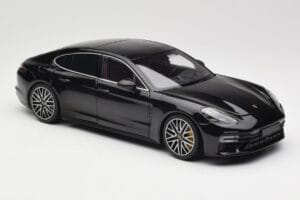 Porsche Panamera 971 Turbo S Musta Metallic Minichamps 1:18 113061076 Metalli — kuva 6 / 8