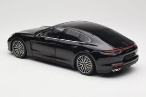 Porsche Panamera 971 Turbo S Musta Metallic Minichamps 1:18 113061076 Metalli — kuva 7 / 8