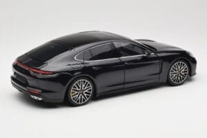 Porsche Panamera 971 Turbo S Sininen Metallic Minichamps 1:18 113061075 Metalli — kuva 3 / 8