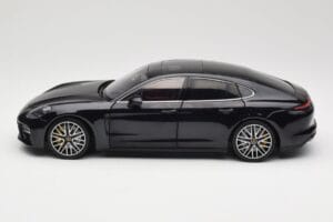 Porsche Panamera 971 Turbo S Sininen Metallic Minichamps 1:18 113061075 Metalli — kuva 4 / 8