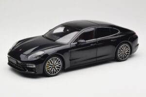 Porsche Panamera 971 Turbo S Sininen Metallic Minichamps 1:18 113061075 Metalli