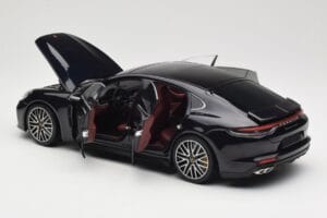 Porsche Panamera 971 Turbo S Sininen Metallic Minichamps 1:18 113061075 Metalli — kuva 5 / 8