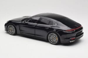 Porsche Panamera 971 Turbo S Sininen Metallic Minichamps 1:18 113061075 Metalli — kuva 7 / 8