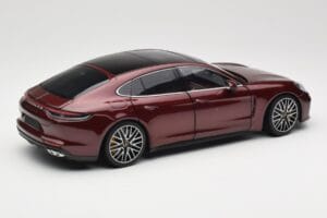 Porsche Panamera 971 Turbo S Punainen Metallic Minichamps 1:18 113061077 Metalli — kuva 3 / 8