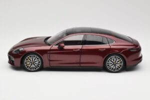 Porsche Panamera 971 Turbo S Punainen Metallic Minichamps 1:18 113061077 Metalli — kuva 4 / 8