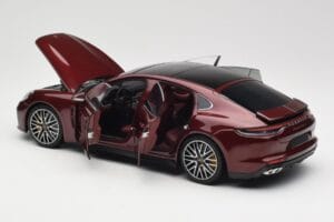 Porsche Panamera 971 Turbo S Punainen Metallic Minichamps 1:18 113061077 Metalli — kuva 5 / 8