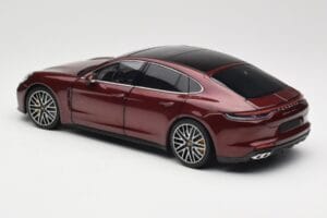 Porsche Panamera 971 Turbo S Punainen Metallic Minichamps 1:18 113061077 Metalli — kuva 7 / 8