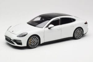 Porsche Panamera 971 Turbo S Valkoinen Metallic Minichamps 1:18 113061074 Metalli