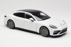 Porsche Panamera 971 Turbo S Valkoinen Metallic Minichamps 1:18 113061074 Metalli — kuva 6 / 8