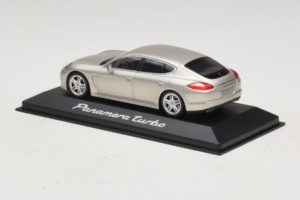 Porsche Panamera 970 Turbo Hopea Minichamps 1:43 WAP02000519 Metalli — kuva 3 / 5