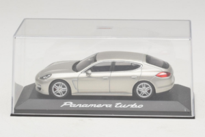 Porsche Panamera 970 Turbo Hopea Minichamps 1:43 WAP02000519 Metalli — kuva 4 / 5
