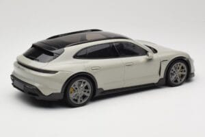 Porsche Taycan Cross Turismo Turbo S Chalk Grey Minichamps 1:18 155069302 Metalli — kuva 2 / 6