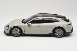 Porsche Taycan Cross Turismo Turbo S Chalk Grey Minichamps 1:18 155069302 Metalli — kuva 3 / 6